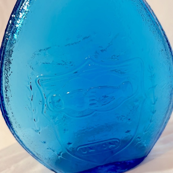 Blue Glass Bottle Vase Union Made Intertwining Hands and Peace Dove 9 inches - Picture 4 of 13